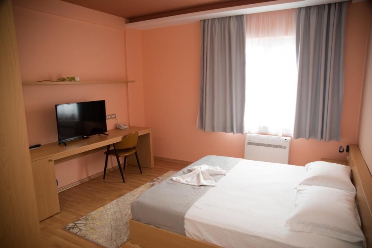 Elite Hotel Pogradec Szoba fotó