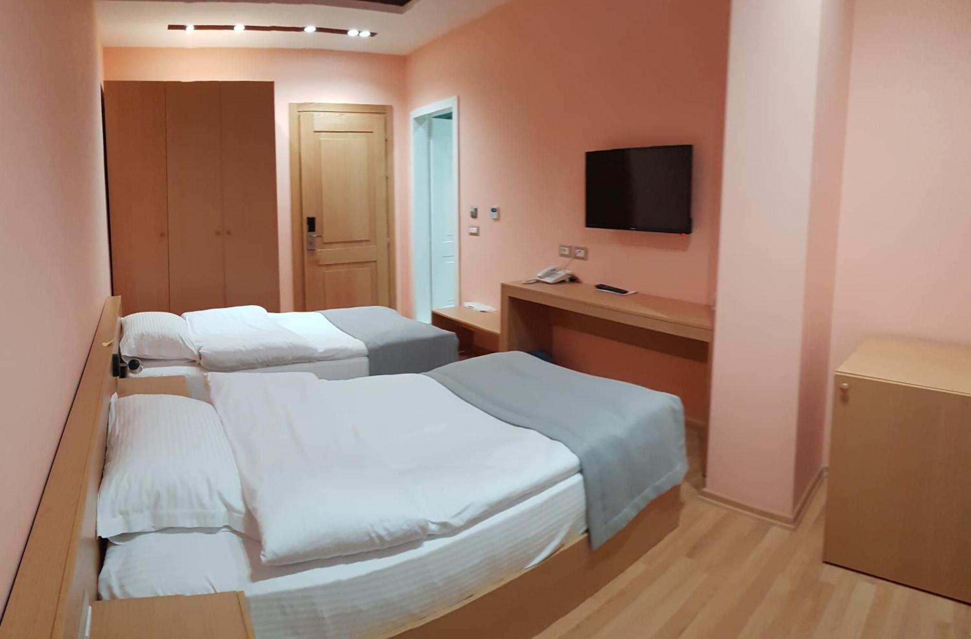 Elite Hotel Pogradec Szoba fotó