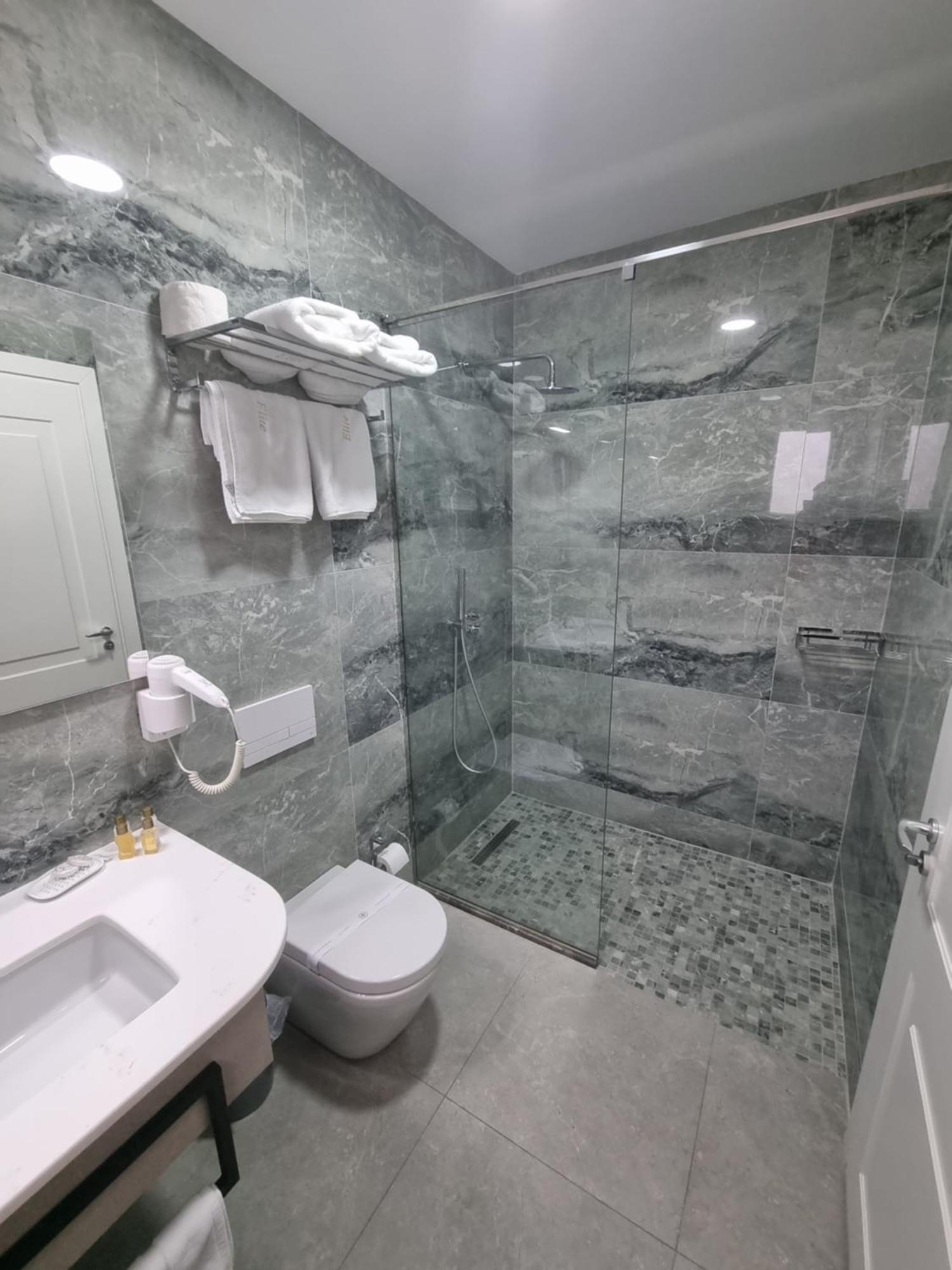 Elite Hotel Pogradec Szoba fotó