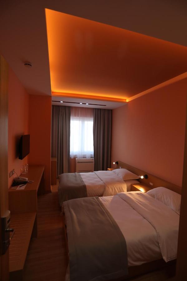 Elite Hotel Pogradec Kültér fotó