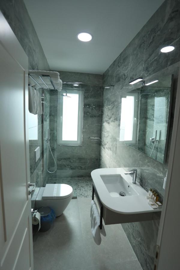 Elite Hotel Pogradec Kültér fotó